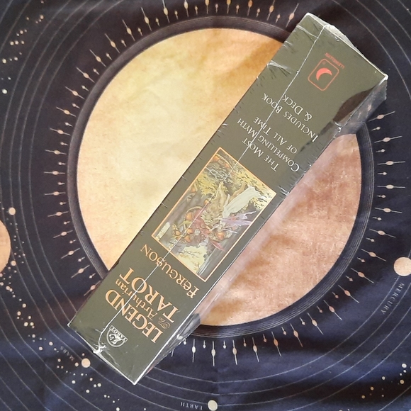 RESERVED! PLS DO NOT BUY! SEALED! LEGEND THE ARTHURIAN TAROT DECK BOOK SET - Picture 3 of 4